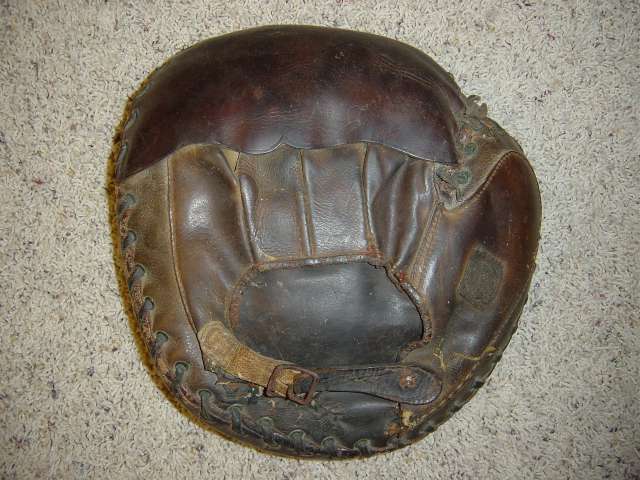 Early 1900's Spalding Crescent Catchers Decker Patent Sewn Pocket Back